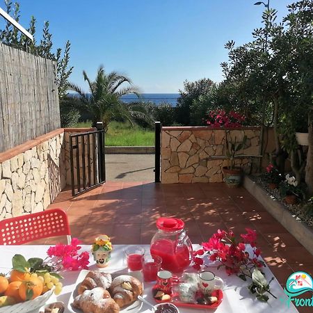 Casa Fronte Mare Villa Santa Teresa Di Riva Luaran gambar