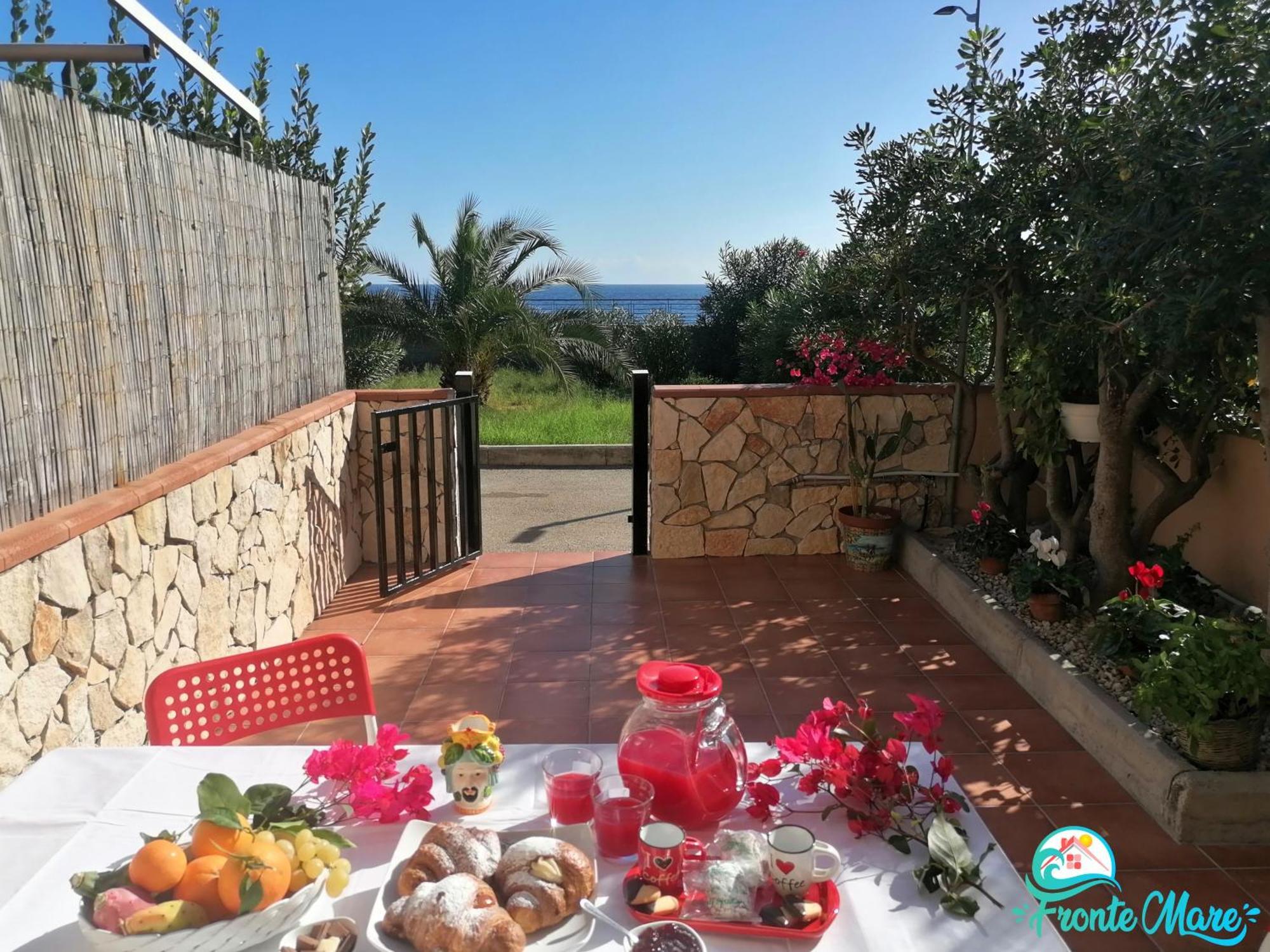Casa Fronte Mare Villa Santa Teresa Di Riva Luaran gambar